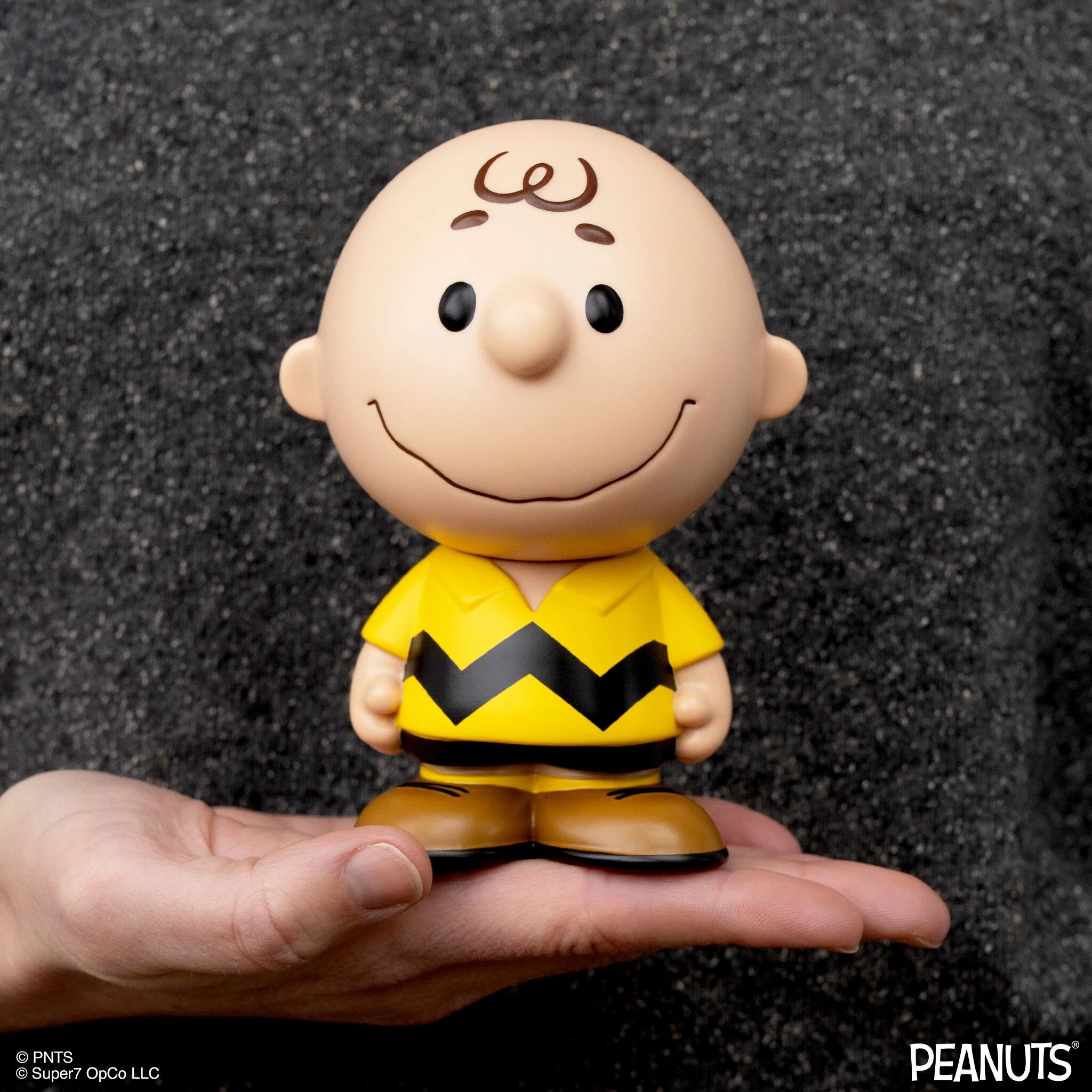 Peanuts FUN! FUN! Wave 1 - Snoopy (Puffy Coat), Charlie Brown (Yellow Shirt), & Snoopy (Standing) - Image 6