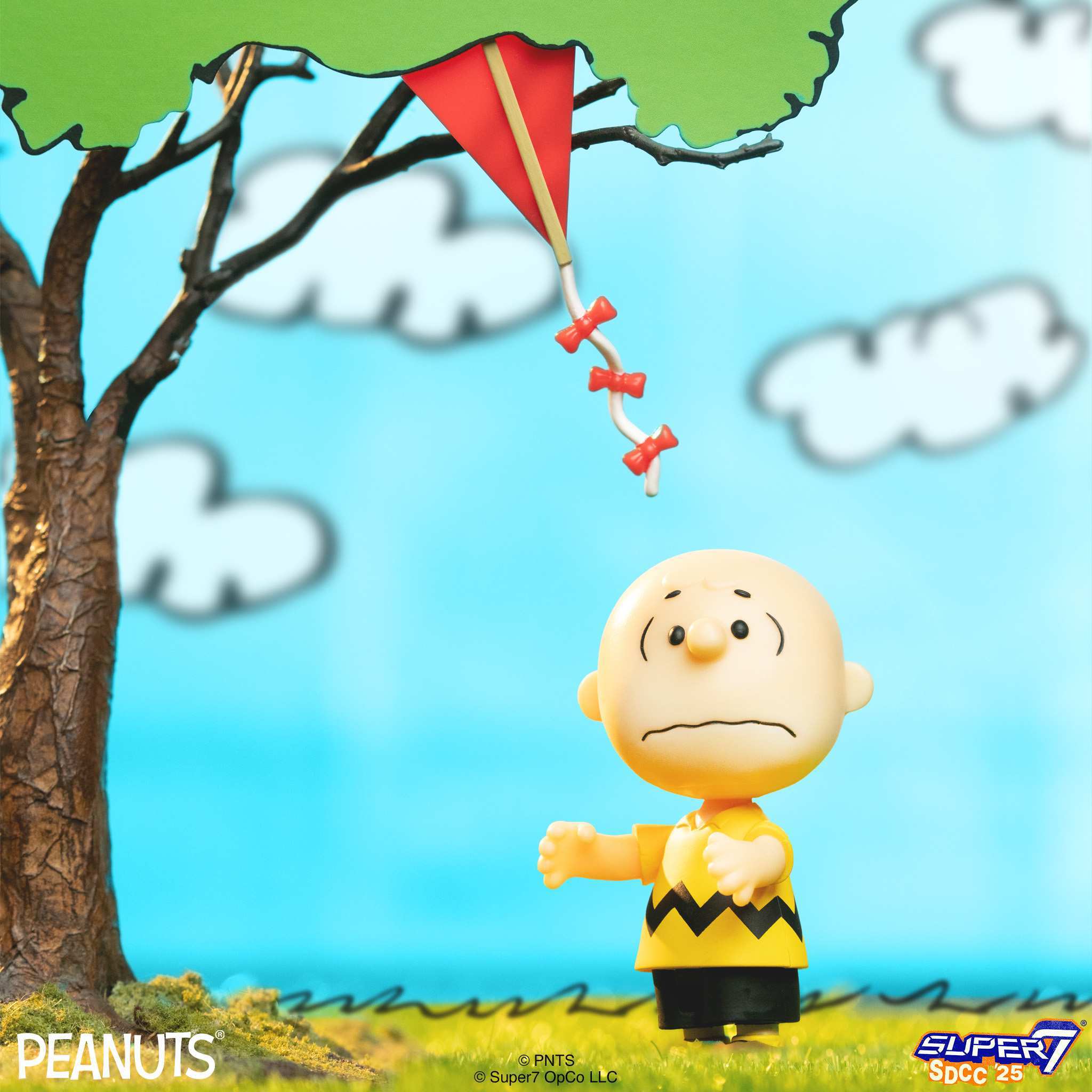 Peanuts ReAction Figures - Charlie Brown and the Kite-Eating Tree (Diorama Box) - Image 2