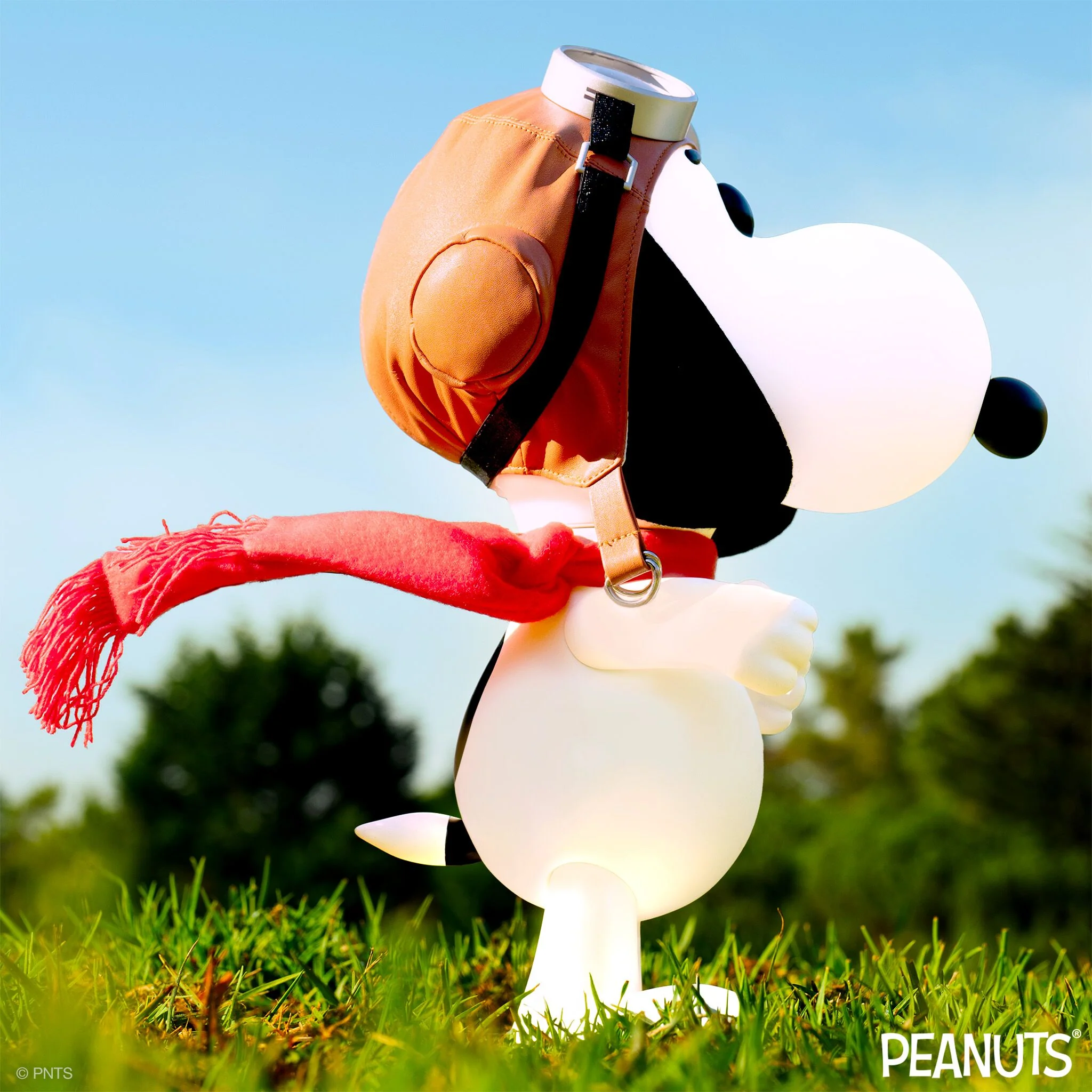 Peanuts SuperSize Vinyl Figure - Snoopy Flying Ace [Doghouse Box] - Image 3